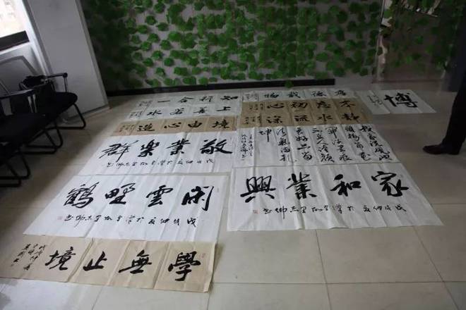 赞美银行一线员工语句