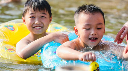 夏天戏水