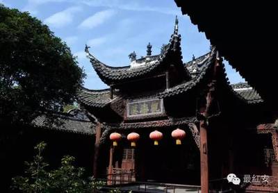 吴氏祠堂对联