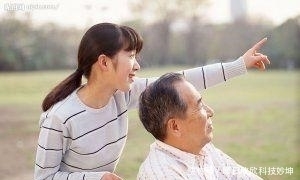 趁父母还健在图片